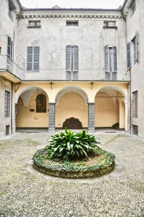 Two In Palazzo Malaspina *
